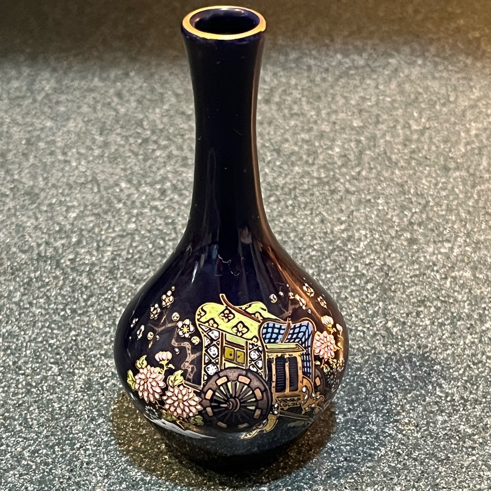 VTG Kutani Vase w/Flowers in Cobalt Blue w/Gold Trim 5 inch Tall Japan Mini Vase